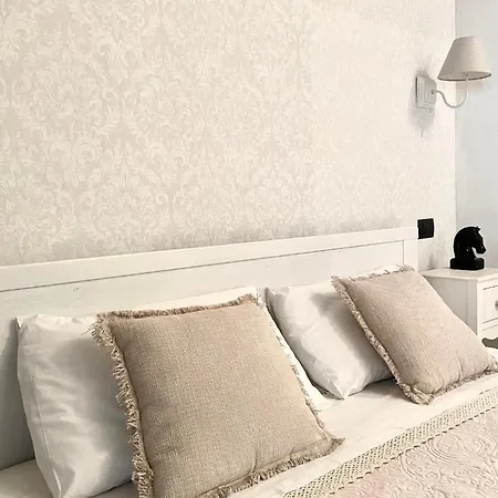 Lg - Boutique And - *