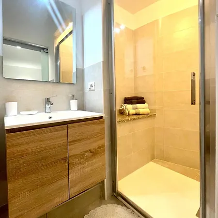 Lg - Boutique And - * Brienno