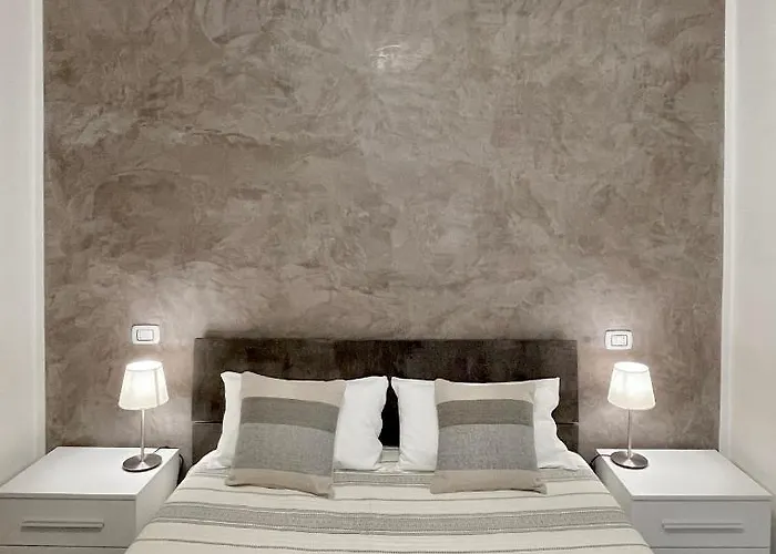 Daire Lg - Boutique And -