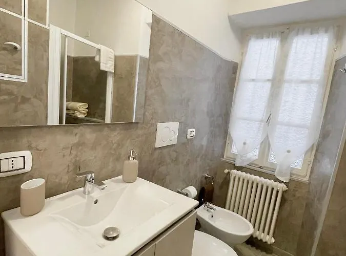 Lg - Boutique And - * Brienno