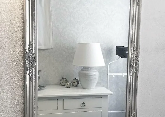 Daire Lg - Boutique And - *